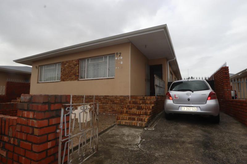 To Let 4 Bedroom Property for Rent in Gatesville Western Cape